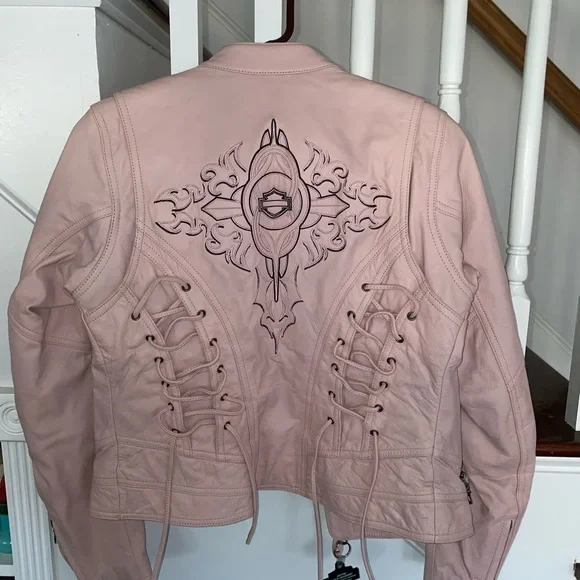 Woman’s genuine leather Harley Davidson jacket - Picture 2 of 3